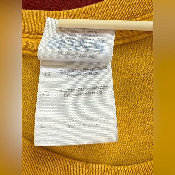 Vintage Wu-Tang Crew Men's T-shirt ~ Mustard ~ L ~ Holes and stains included - Picture 8 of 8